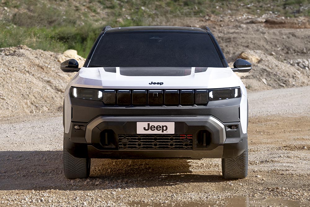 https://cdn.autogreeknews.gr/wp-content/uploads/2026/07/New-Jeep-Compass-4xe-4.jpg