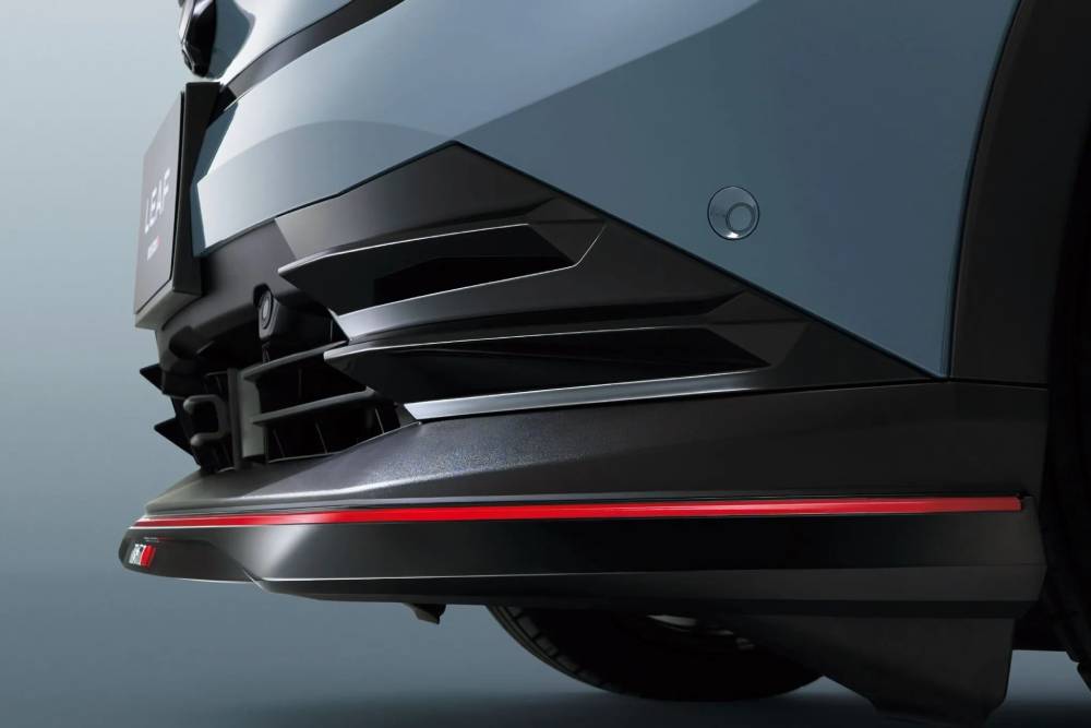 https://cdn.autogreeknews.gr/wp-content/uploads/2026/07/Nissan-Leaf-Nismo-Japan-5-2048x1810-1.jpg