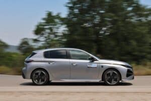 Peugeot 308 1.2 Hybrid 145 (11)
