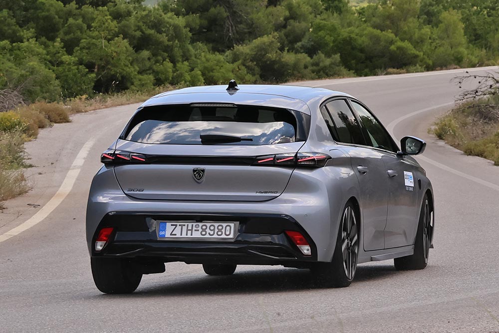 https://cdn.autogreeknews.gr/wp-content/uploads/2026/07/Peugeot-308-1.2-Hybrid-145-17.jpg