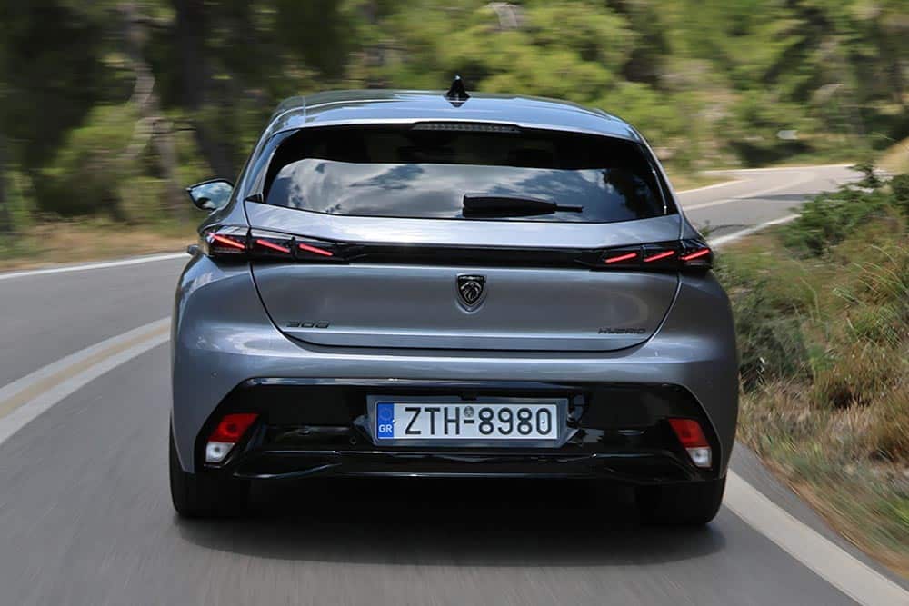 https://cdn.autogreeknews.gr/wp-content/uploads/2026/07/Peugeot-308-1.2-Hybrid-145-18.jpg