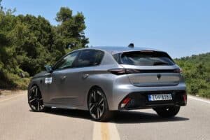 Peugeot 308 1.2 Hybrid 145 (5)