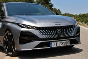 Peugeot 308 1.2 Hybrid 145 (8)