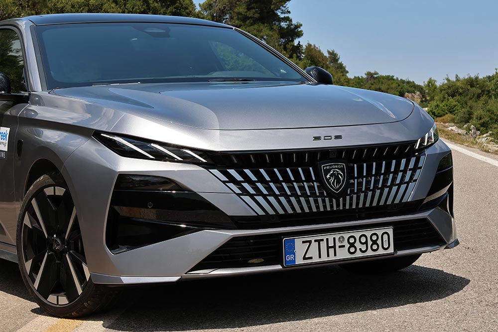 https://cdn.autogreeknews.gr/wp-content/uploads/2026/07/Peugeot-308-1.2-Hybrid-145-8.jpg
