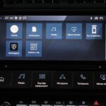 Peugeot 308 1.2 Hybrid 145 interior (10)