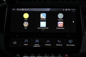 Peugeot 308 1.2 Hybrid 145 interior (11)