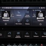 Peugeot 308 1.2 Hybrid 145 interior (12)