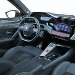 Peugeot 308 1.2 Hybrid 145 interior (4)