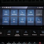 Peugeot 308 1.2 Hybrid 145 interior (6)