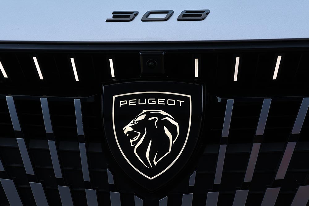 https://cdn.autogreeknews.gr/wp-content/uploads/2026/07/Peugeot-308-2026-front-logo.jpg