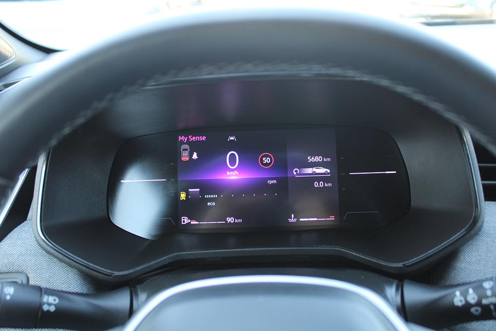 https://cdn.autogreeknews.gr/wp-content/uploads/2026/07/RENAULT-CLIO-XHY-7004-10.jpg