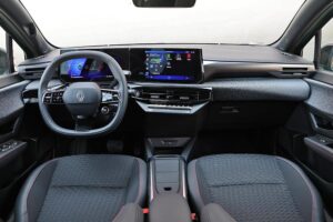 Renault Clio 1.2 TCe 115 EDC interior (1)