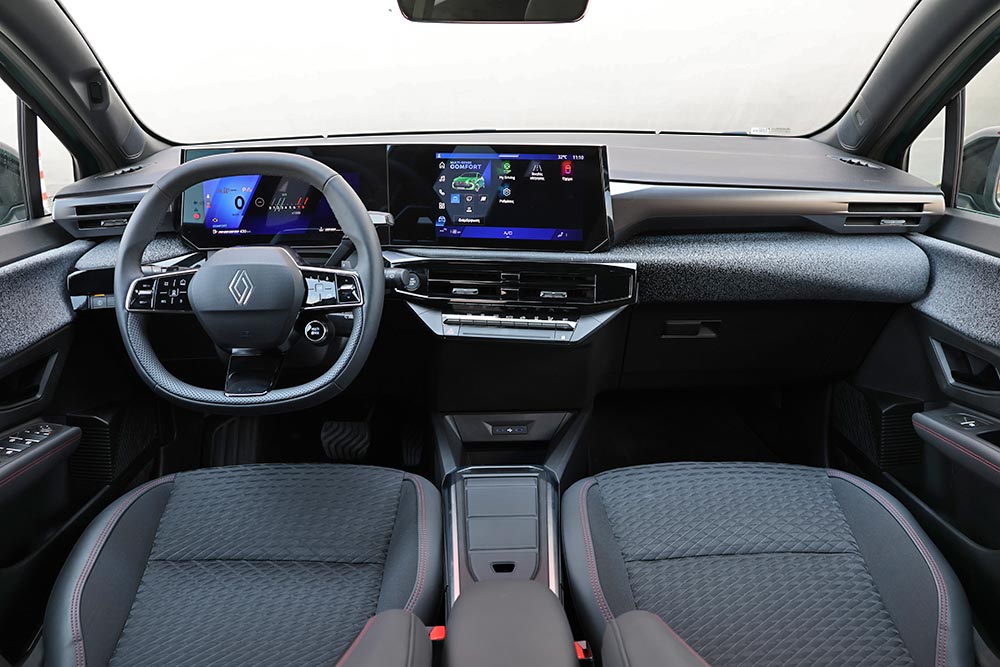 https://cdn.autogreeknews.gr/wp-content/uploads/2026/07/Renault-Clio-1.2-TCe-115-EDC-interior-1-1.jpg