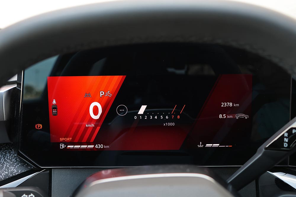 https://cdn.autogreeknews.gr/wp-content/uploads/2026/07/Renault-Clio-1.2-TCe-115-EDC-interior-13.jpg