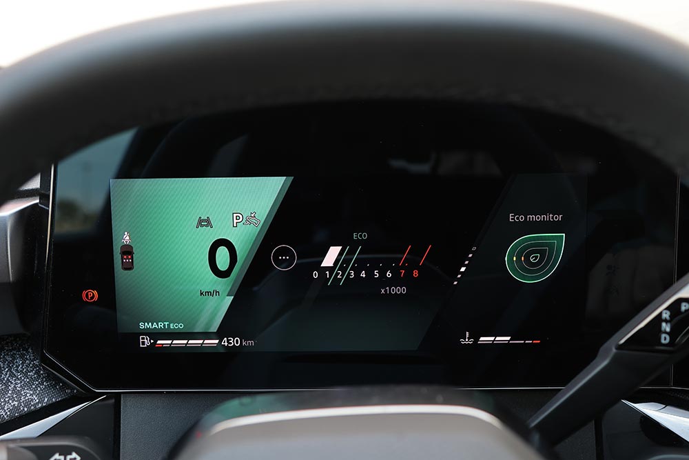 https://cdn.autogreeknews.gr/wp-content/uploads/2026/07/Renault-Clio-1.2-TCe-115-EDC-interior-14.jpg