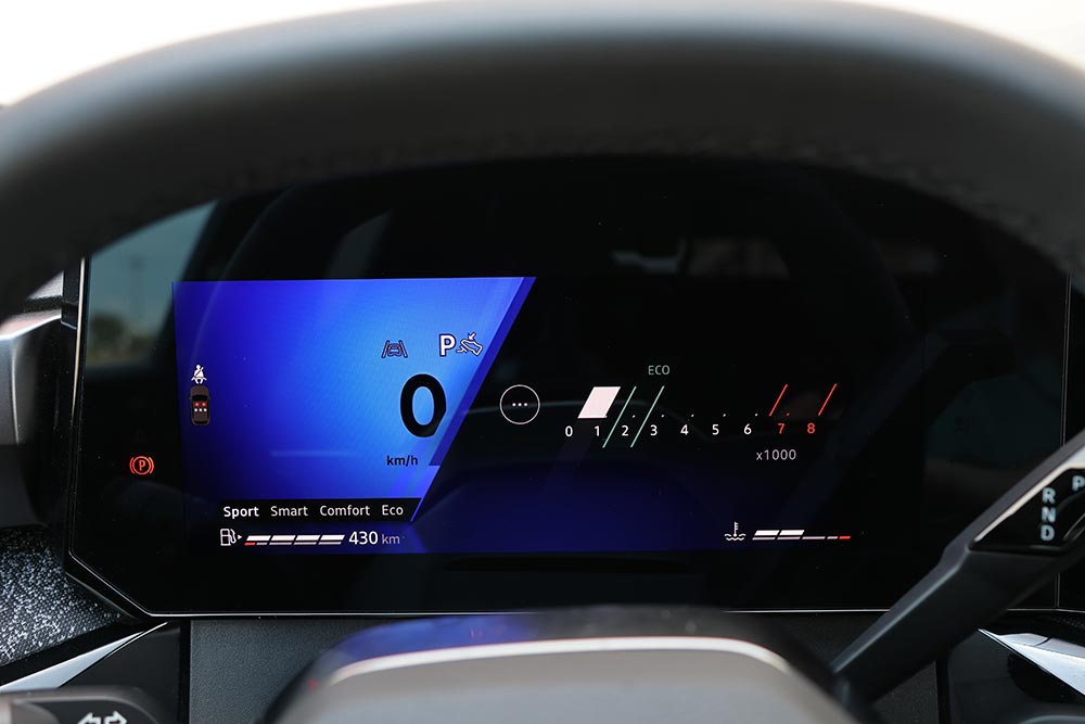 https://cdn.autogreeknews.gr/wp-content/uploads/2026/07/Renault-Clio-1.2-TCe-115-EDC-interior-15.jpg