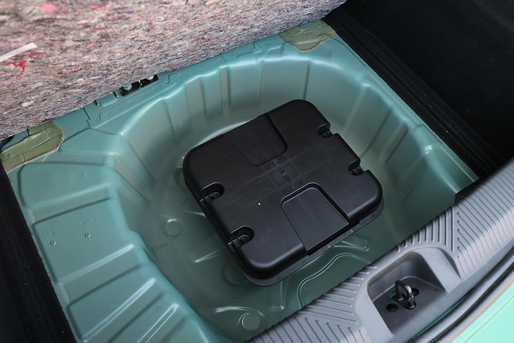 https://cdn.autogreeknews.gr/wp-content/uploads/2026/07/Renault-Clio-1.2-TCe-115-EDC-interior-23.jpg