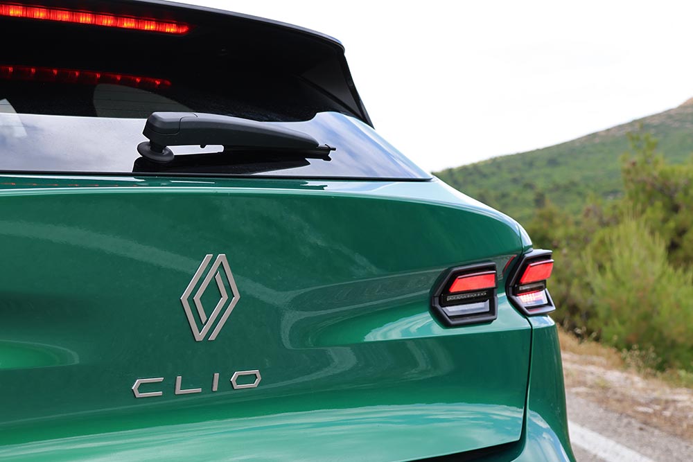 https://cdn.autogreeknews.gr/wp-content/uploads/2026/07/Renault-Clio-2026-3.jpg