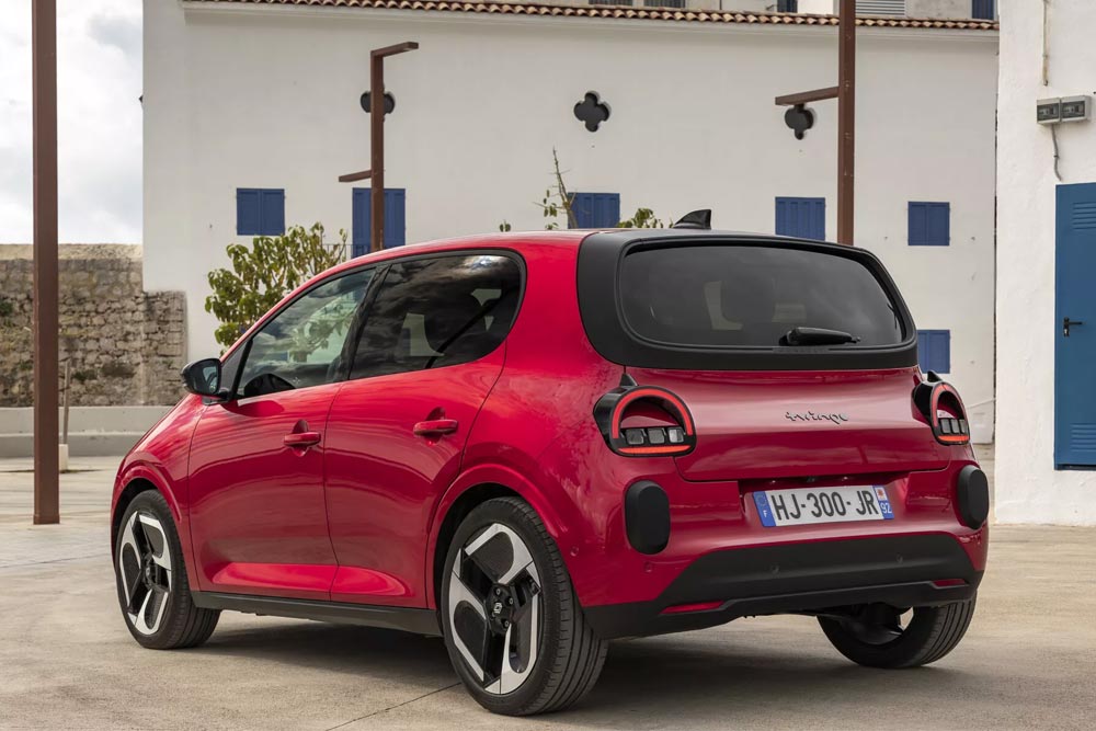 https://cdn.autogreeknews.gr/wp-content/uploads/2026/07/Renault-Twingo-2026-4.jpg