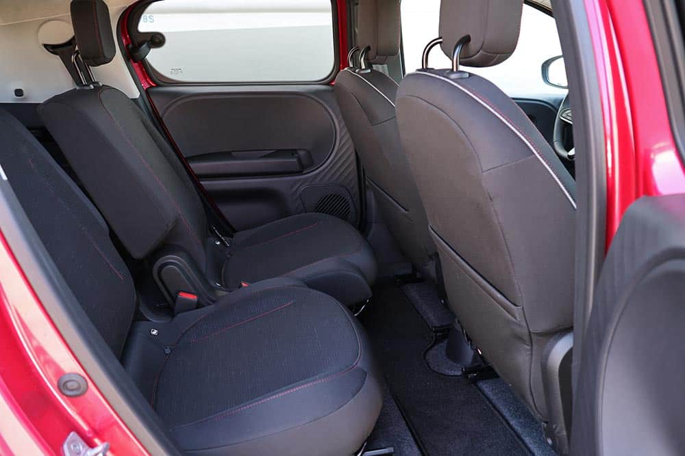 https://cdn.autogreeknews.gr/wp-content/uploads/2026/07/Renault-Twingo-E-Tech-50.jpg
