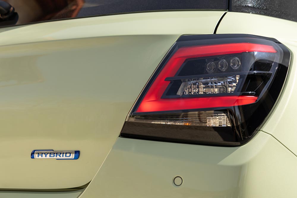 https://cdn.autogreeknews.gr/wp-content/uploads/2026/07/Suzuki-Swift-1.2-Hybrid-2025-used-2.jpg