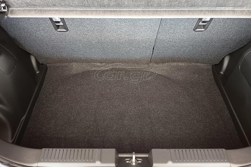 https://cdn.autogreeknews.gr/wp-content/uploads/2026/07/Suzuki-Swift-1.2-Hybrid-2026-used-8.jpg