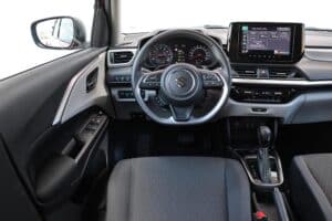 Suzuki Swift 1.2 Hybrid 81 PS CVT interior (2)