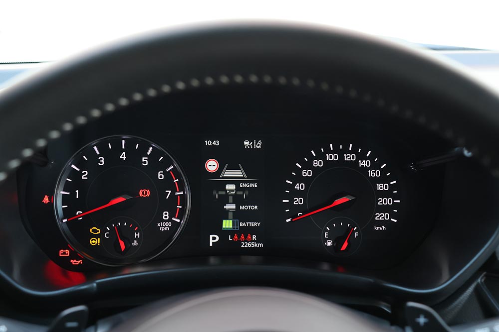 https://cdn.autogreeknews.gr/wp-content/uploads/2026/07/Suzuki-Swift-1.2-Hybrid-81-PS-CVT-interior-5.jpg