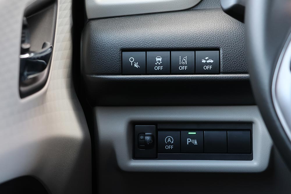 https://cdn.autogreeknews.gr/wp-content/uploads/2026/07/Suzuki-Swift-1.2-Hybrid-81-PS-interior-3.jpg