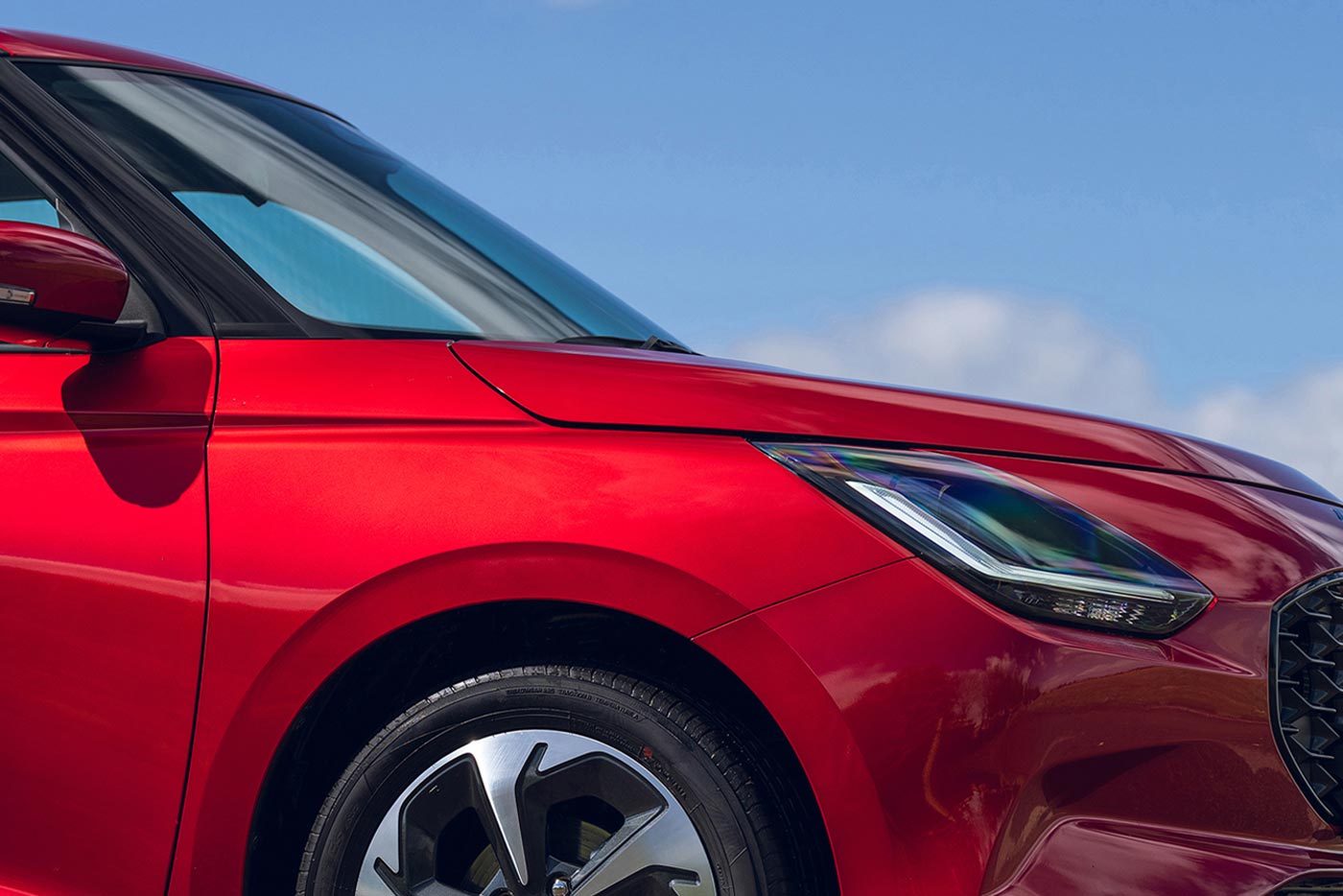 https://cdn.autogreeknews.gr/wp-content/uploads/2026/07/Suzuki-Swift-2026-front.jpg