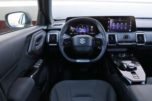 Suzuki e Vitara 2WD interior (1)