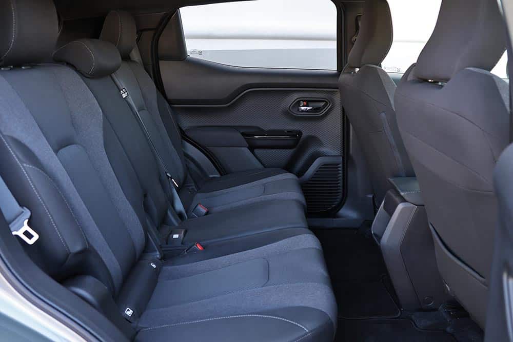 https://cdn.autogreeknews.gr/wp-content/uploads/2026/07/Suzuki-e-Vitara-2WD-interior-15.jpg
