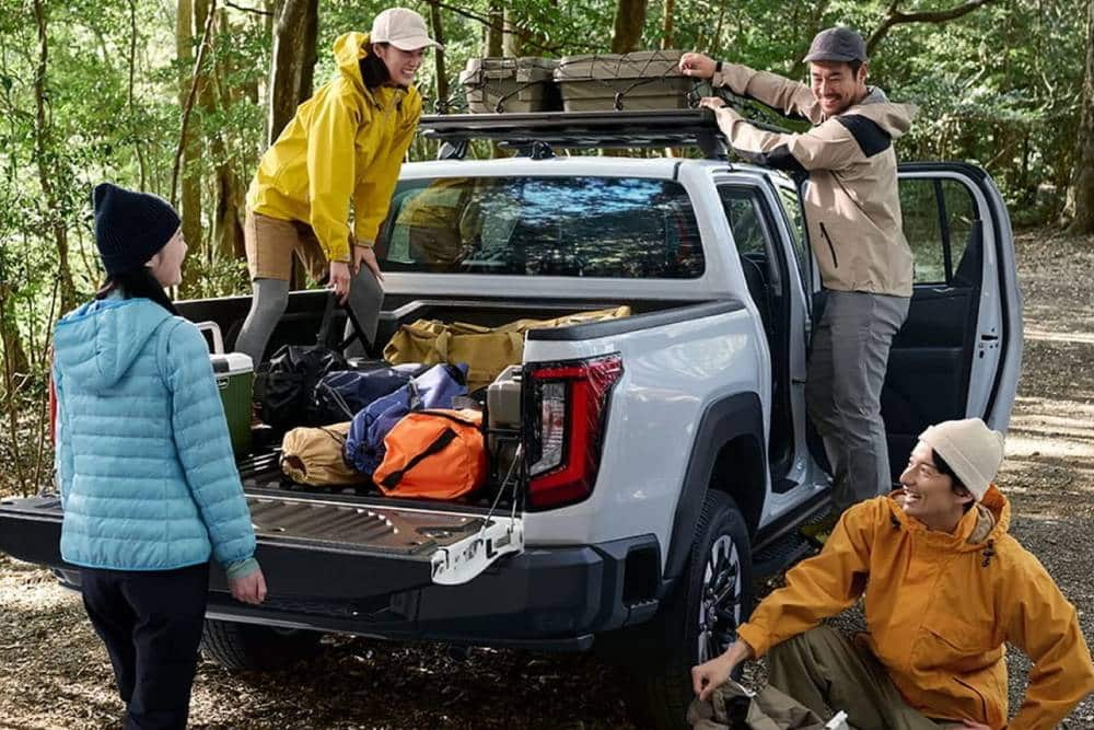 https://cdn.autogreeknews.gr/wp-content/uploads/2026/07/Toyota-Hilux-Accessories-1-2048x1281-1.jpg
