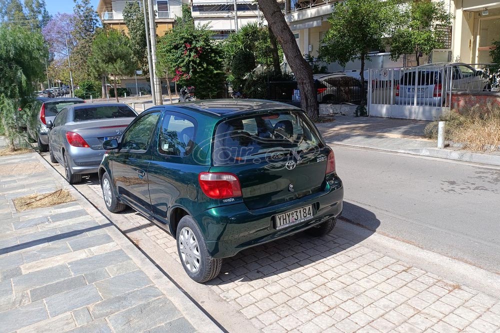 https://cdn.autogreeknews.gr/wp-content/uploads/2026/07/Toyota-Yaris-2000-used-5.jpg