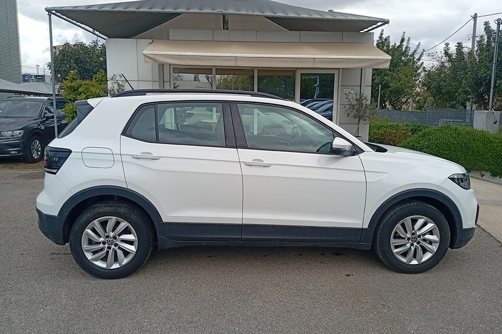 https://cdn.autogreeknews.gr/wp-content/uploads/2026/07/VW-T-Cross-2023-used-8.jpg