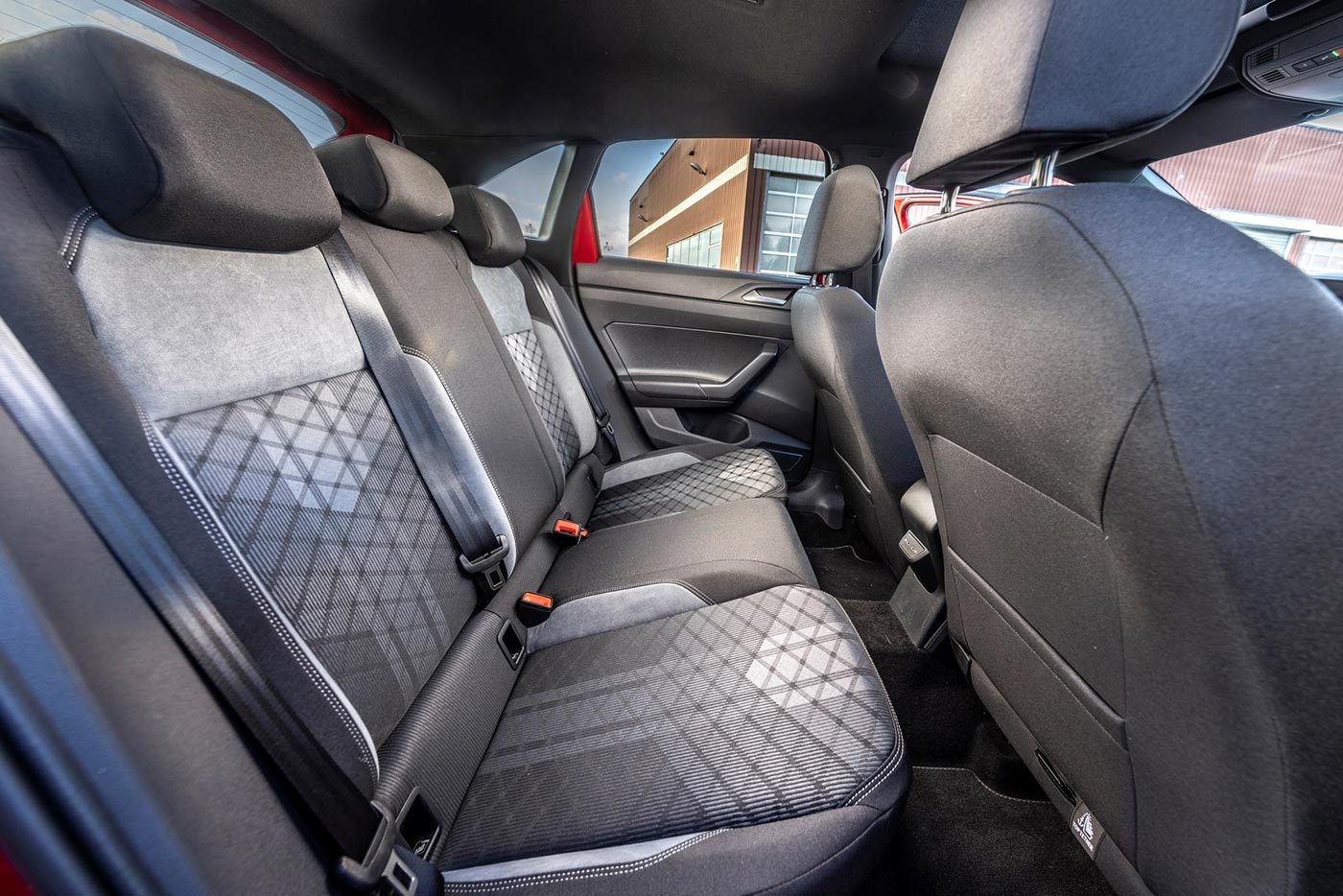 https://cdn.autogreeknews.gr/wp-content/uploads/2026/07/VW-Taigo-rear-seat.jpg