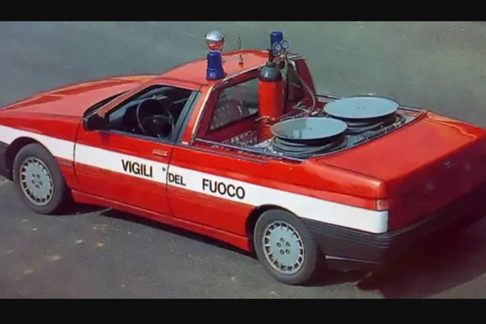 https://cdn.autogreeknews.gr/wp-content/uploads/2026/07/alfa-romeo-fire-trucks-03.jpg