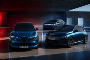 Η Stellantis αλλάζει ξανά τα σχέδια για Alfa Romeo και Lancia