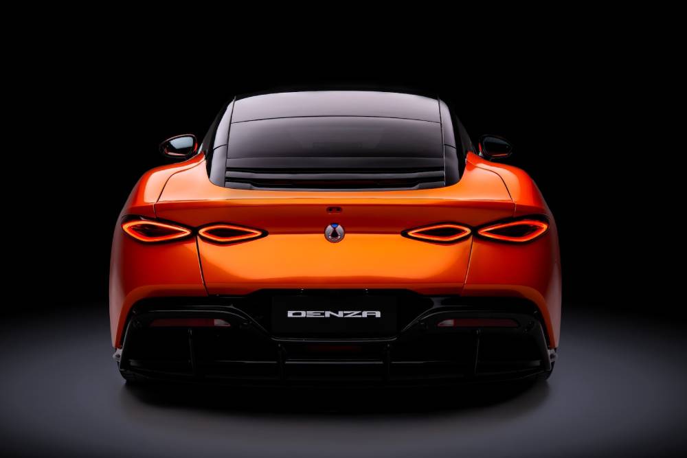 https://cdn.autogreeknews.gr/wp-content/uploads/2026/07/byd-denza-z-8.jpg