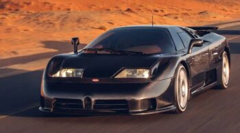 Η μοναδική carbon Bugatti EB110 SS γυρεύει εκατομμύρια