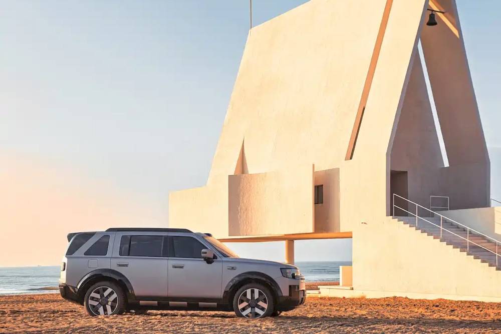 https://cdn.autogreeknews.gr/wp-content/uploads/2026/07/chery-jlr-s-freelander-8-panoramic-4.jpg
