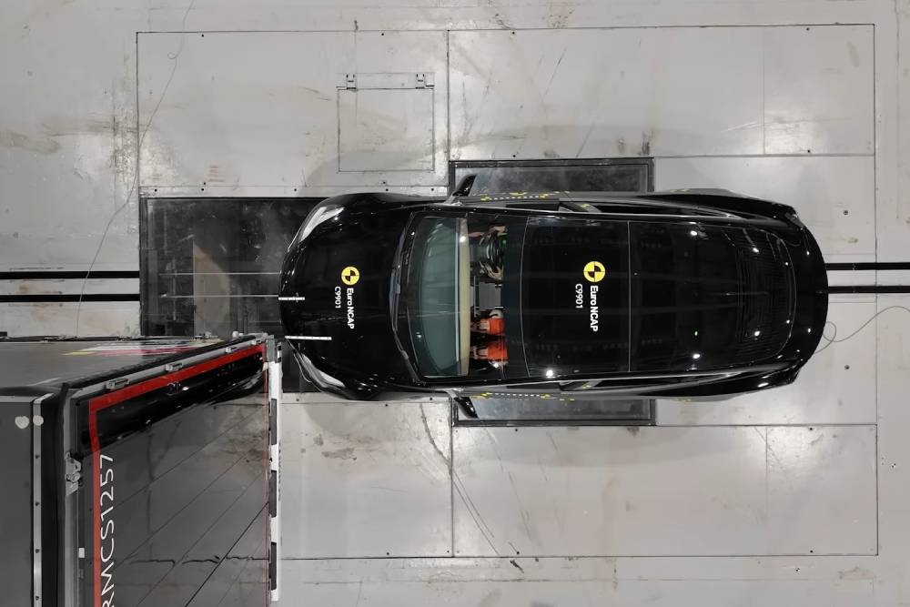 https://cdn.autogreeknews.gr/wp-content/uploads/2026/07/fatal-flaw-in-trailer-underrun-safety-costs-europe-1.jpg