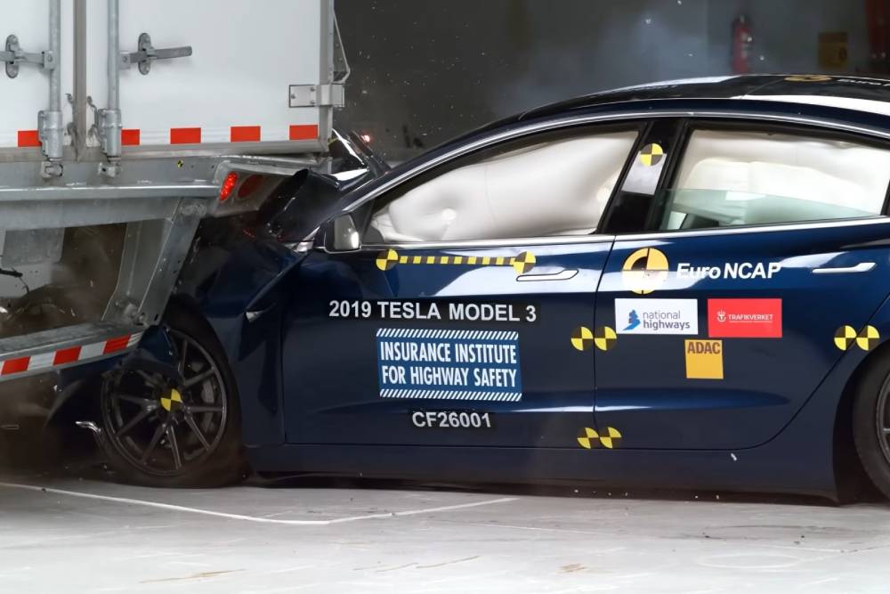 https://cdn.autogreeknews.gr/wp-content/uploads/2026/07/fatal-flaw-in-trailer-underrun-safety-costs-europe-6.jpg