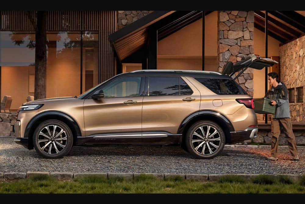 https://cdn.autogreeknews.gr/wp-content/uploads/2026/07/ford-explorer-china-02.jpg