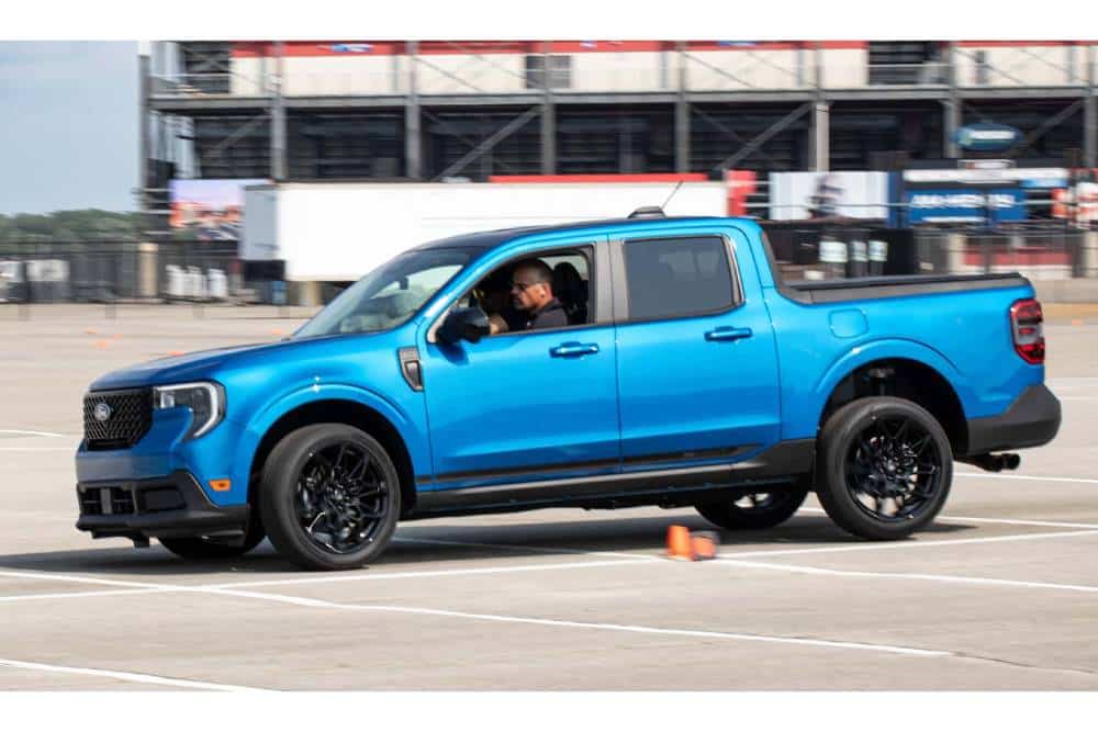 https://cdn.autogreeknews.gr/wp-content/uploads/2026/07/ford-maverick-sv300t-first-drive-review.jpg