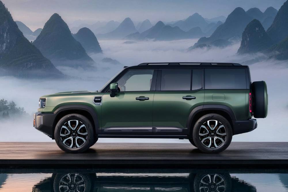 https://cdn.autogreeknews.gr/wp-content/uploads/2026/07/geely-galaxy-700-09.jpg