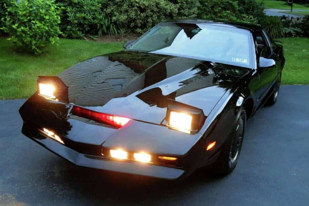 https://cdn.autogreeknews.gr/wp-content/uploads/2026/07/kitt-replica-for-sale.jpg
