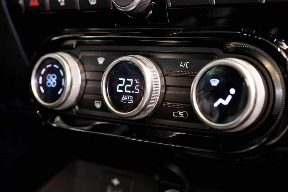 https://cdn.autogreeknews.gr/wp-content/uploads/2026/07/lada-aura.jpg