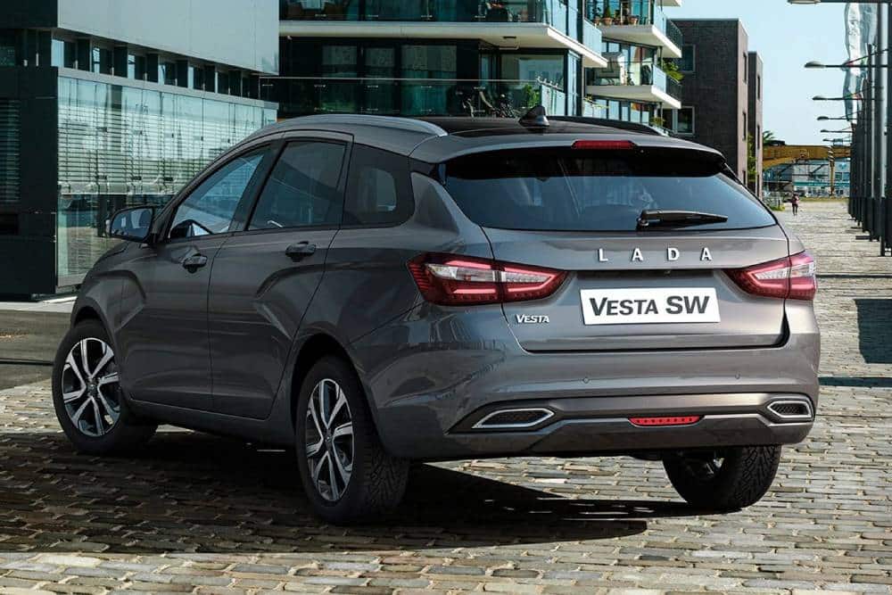 https://cdn.autogreeknews.gr/wp-content/uploads/2026/07/lada-vesta-my26-03.jpg