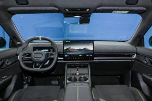 lynk-co-debuts-07-gt-phev